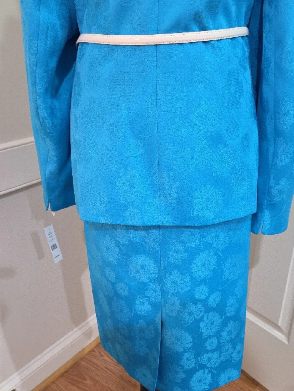 Vintage 2-Piece Skirt Suit Set –  Vibrant Blue Floral Jacquard Weave - Size 24W